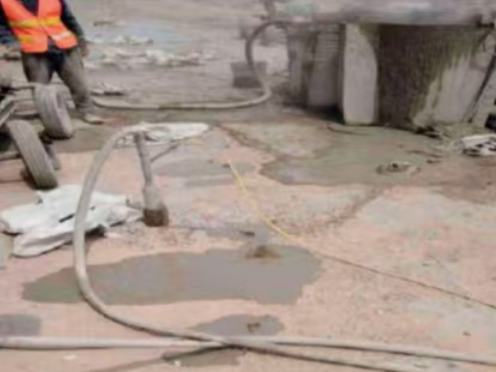 冀州水泥混凝土路面板底注浆技术 路面脱空注浆整治方案