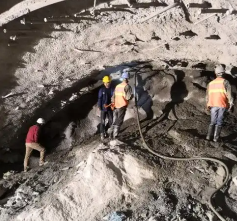 冀州拱顶带模注浆料的施工流程及注意事项